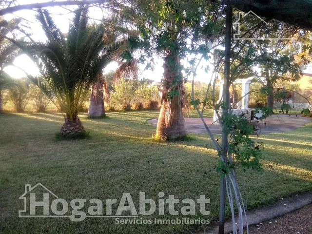 CHALET SEMINUEVO CON PISCINA, TERRAZA Y GARAJE — 38