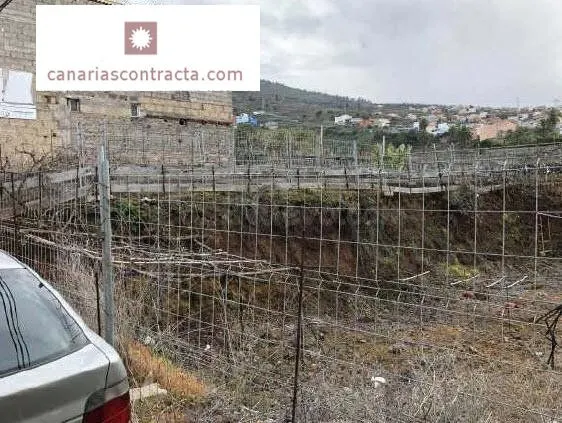 Solar urbano en el Farrobillo (Santa Úrsula)