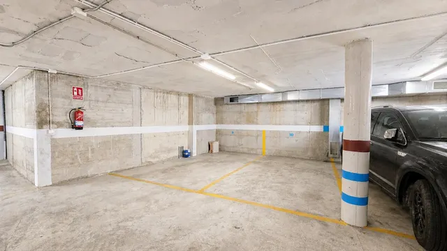 Plaza de aparcamiento en Foners: cómoda, segura y bien ubicada — 2