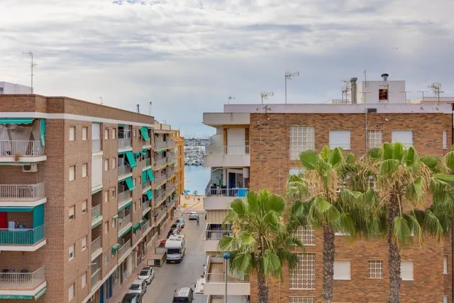 Ático reformado en venta en Torrevieja a 100 metros de la playa del acequión, con 3 dormitorios y 2 terrazas — 31
