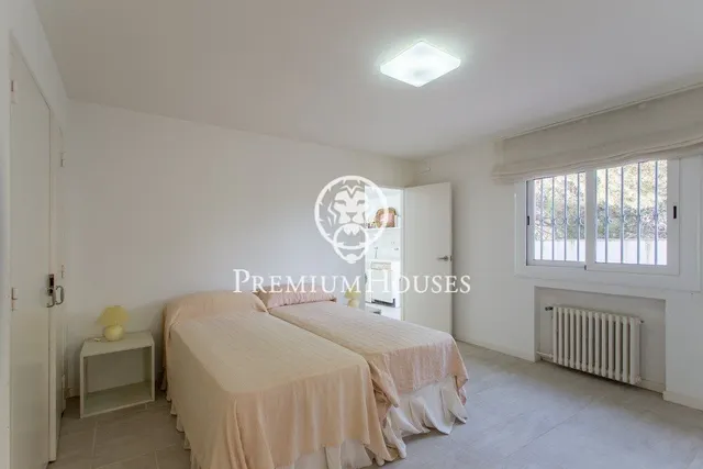 Casa en venta con piscina en Sant Andreu de Llavaneres — 40