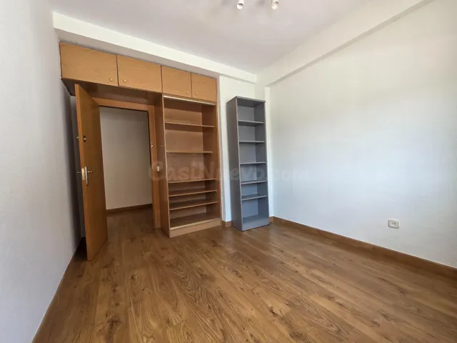 Amplio piso de 157 m2 con terraza, garaje y vistas al Retiro en Jerónimos — 12