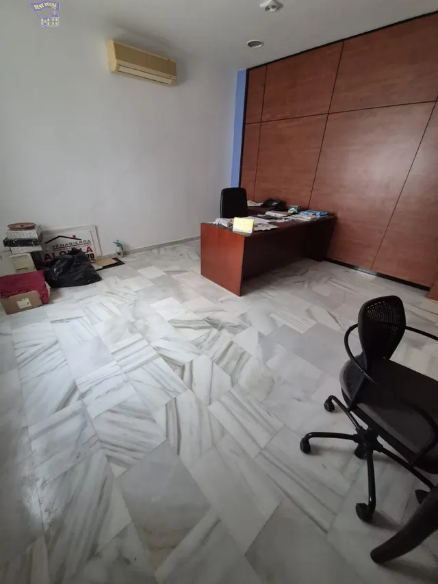 SE VENDE LOCAL COMERCIAL EN ZONA CERCANO A CENTRO — 5