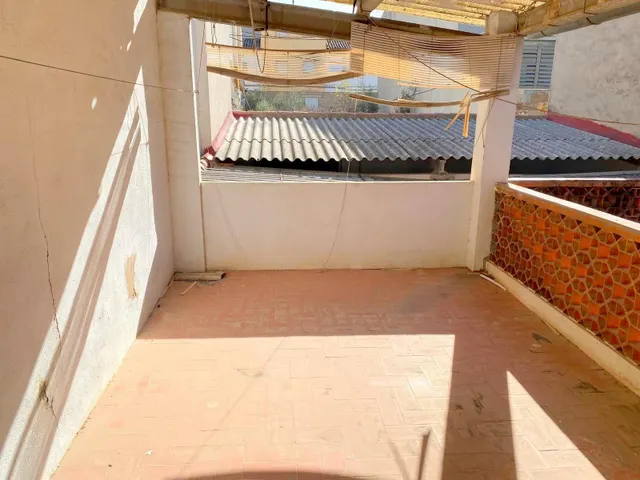 AMPLIA VIVIENDA CON PATIO Y GARAJE — 22