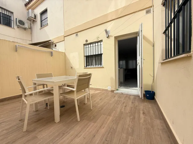 Casa adosada totalmente reformada de renta libre situada en una urbanización privada. — 29