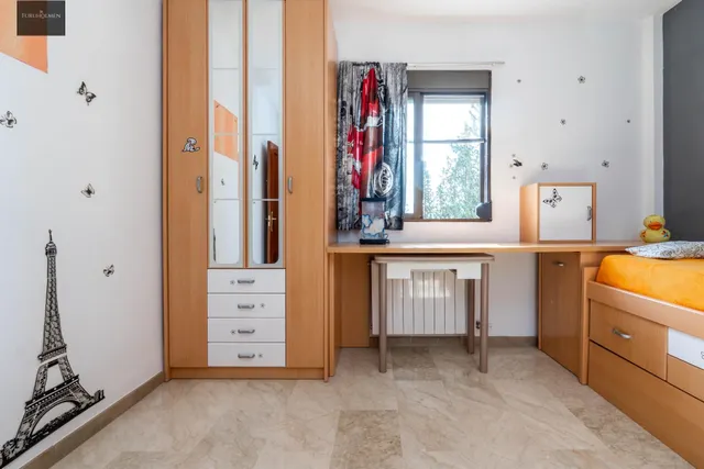 EXCLUSIVA VIVIENDA CON PISCINA PRIVADA EN URBANIZACIÓN "EL TORREÓN" EN ALBOLOTE. — 18