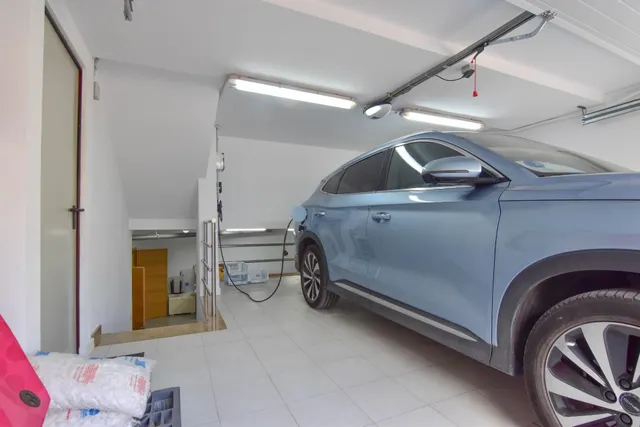 Moderna y seminueva casa en Paiporta en zona tranquila, sin finca delante — 48