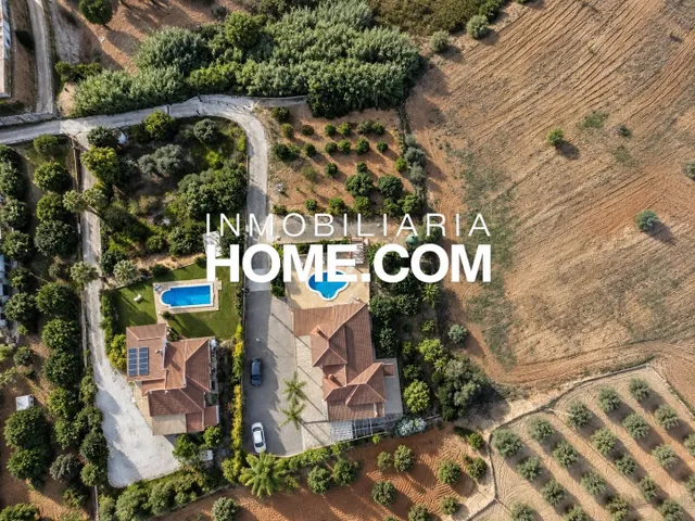 Villa independiente en una sola planta con piscina privada, jardín y licencia turística en Alhaurín de la Torre — 9