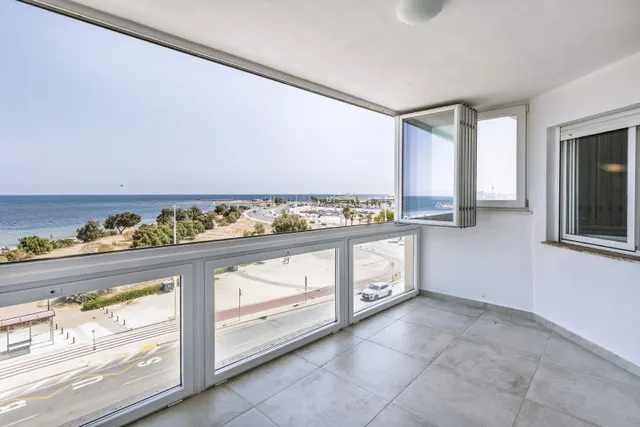 Ático dúplex con piscina privada y vistas panorámicas al mar - foto 3