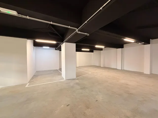 Plaza de parking junto a parque Sama a 5 min. estación — 10