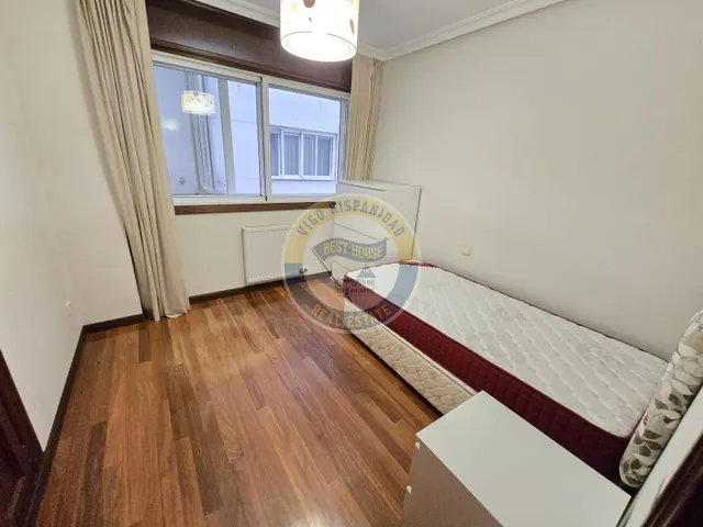 HISPANIDAD 2 DORMITORIOS 2 BAÑOS CON GARAJE Y TRASTERO — 32