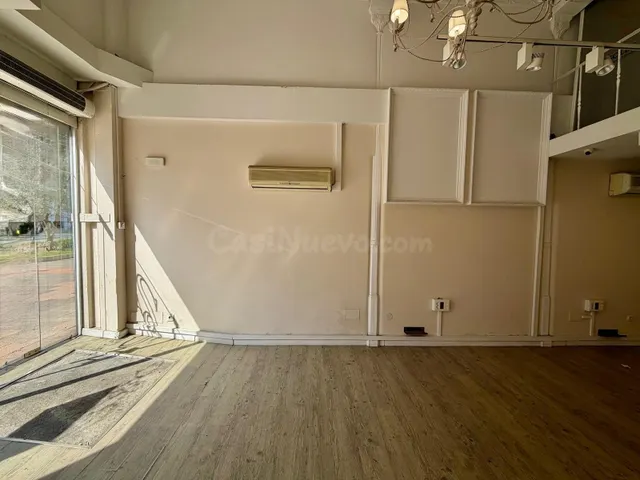 Alquiler de local en primera línea y al lado de ayuntamiento - foto 3