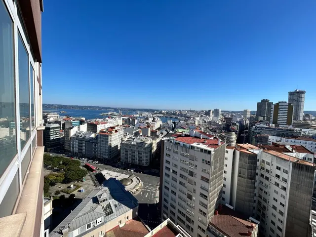 ESPECTACULAR VIVIENDA CON VISTAS AL MAR y PUERTO CON DOS PLAZAS DE GARAJE — 5