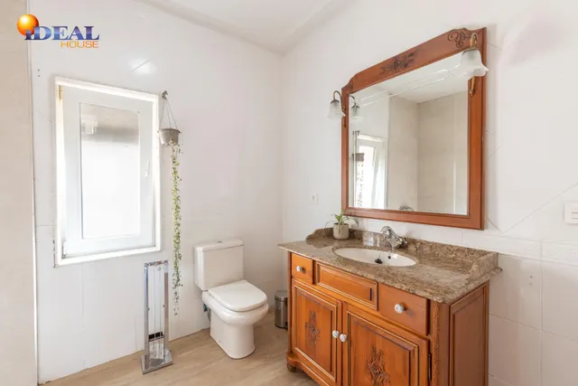 Casa en esquina en venta en Las Gabias — 37