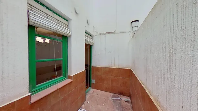 Amplia vivienda en las faldas del castillo de Santa Barbara — 21