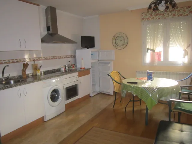 SE VENDE APARTAMENTO AMUEBLADO, SEMINUEVO, COCINA AMERICANA, - foto 4