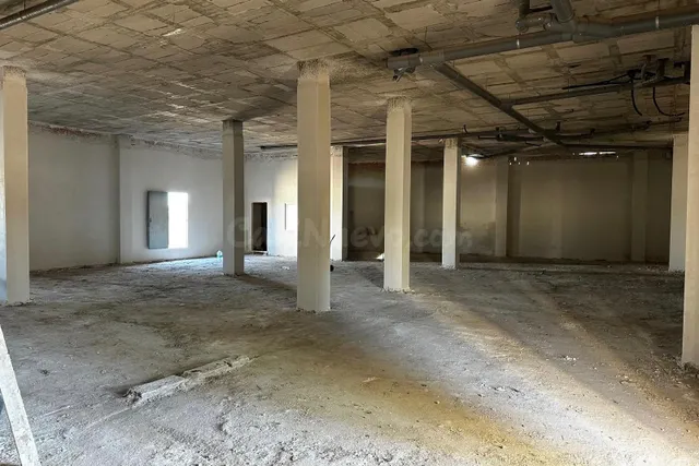 Bajo comercial para reformar en Alcantarilla - foto 3
