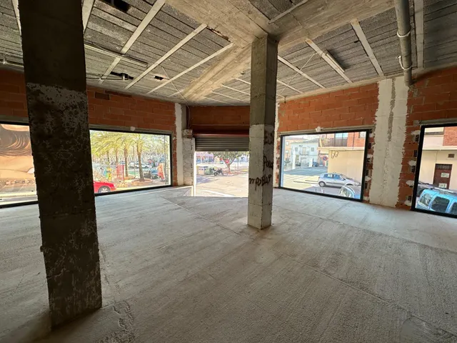 Gran local comercial con vistas al Paseo Cervantes de Pego — 10