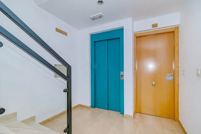 PISO DE 2 DORMITORIOS y 2 BAÑO, CON GARAJE Y TRASTERO — 25