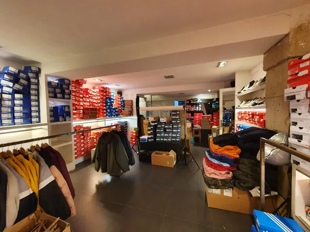 SE VENDE LOCAL COMERCIAL EN EL CENTRO — 2