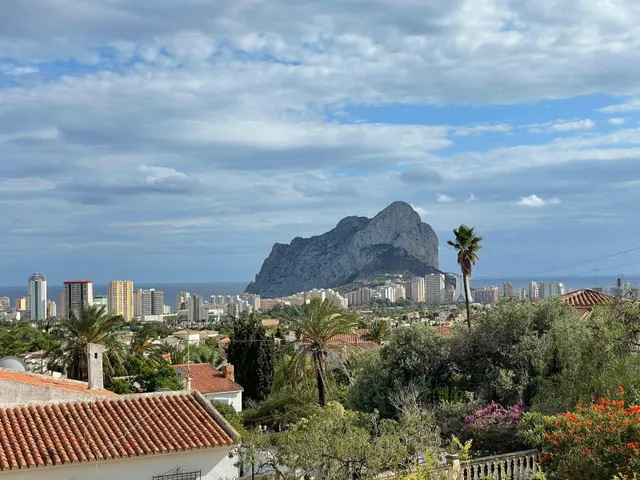 Villa con preciosas vistas al mar y amplia parcela en Calpe — 29