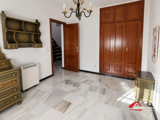 Casa en venta en exclusiva en Olivos Borrachos con 4 dormitorios, garaje y dos terrazas — 21