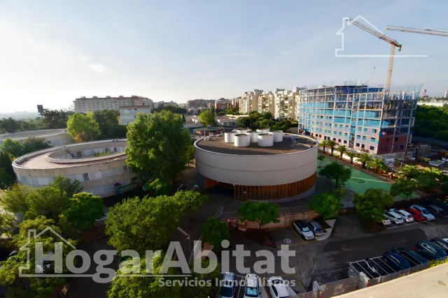 Luz, amplitud y confort familiar en este exclusivo piso esquinero en residencial con piscina, garaje y trastero — 40