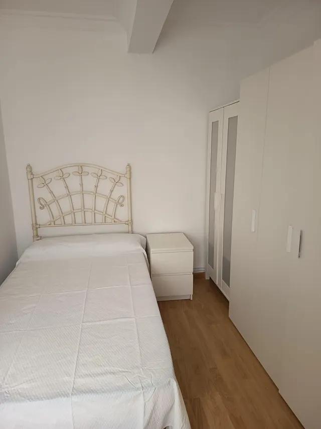 Se alquila habitación en piso en la carballeira — 6