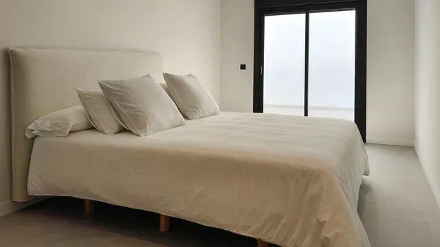 Villa de lujo de 4 dormitorios con piscina privada y vistas a la montaña en Ciudad Quesada, Costa Blanca — 16