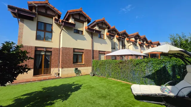 Espectacular Chalet Pareado de Diseño Abierto con Gran Jardín Privado en Los Corrales de Buelna — 43
