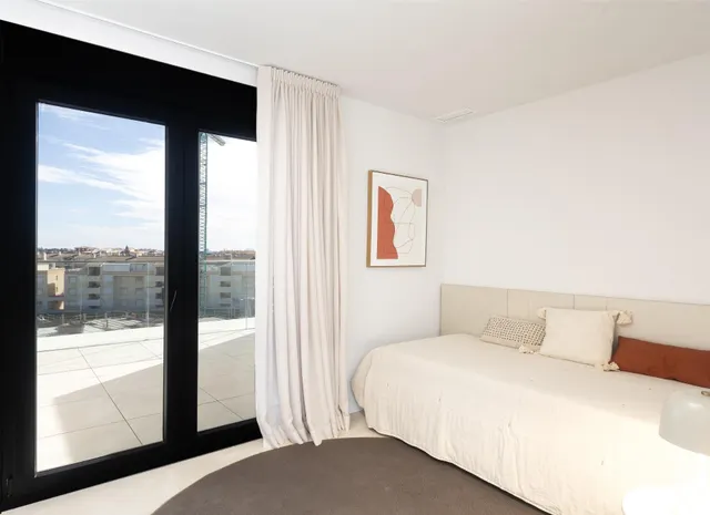Apartamento a la venta de 2 dormitorios a pocos metros de la playa en Denia — 10
