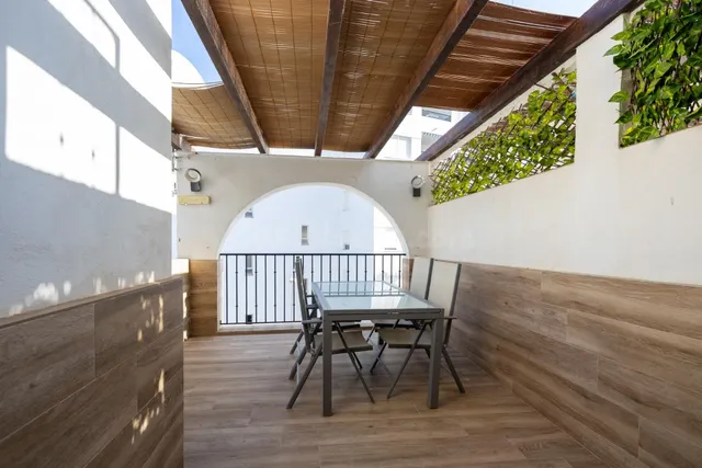Dúplex de 4 dormitorios con vistas al mar, terraza y piscina en Velilla-Taramay — 4