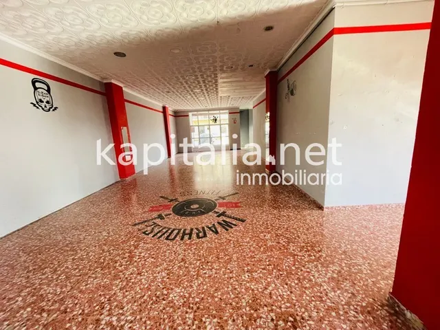 Local comercial en venta y alquiler en L´Olleria (Valencia) — 2