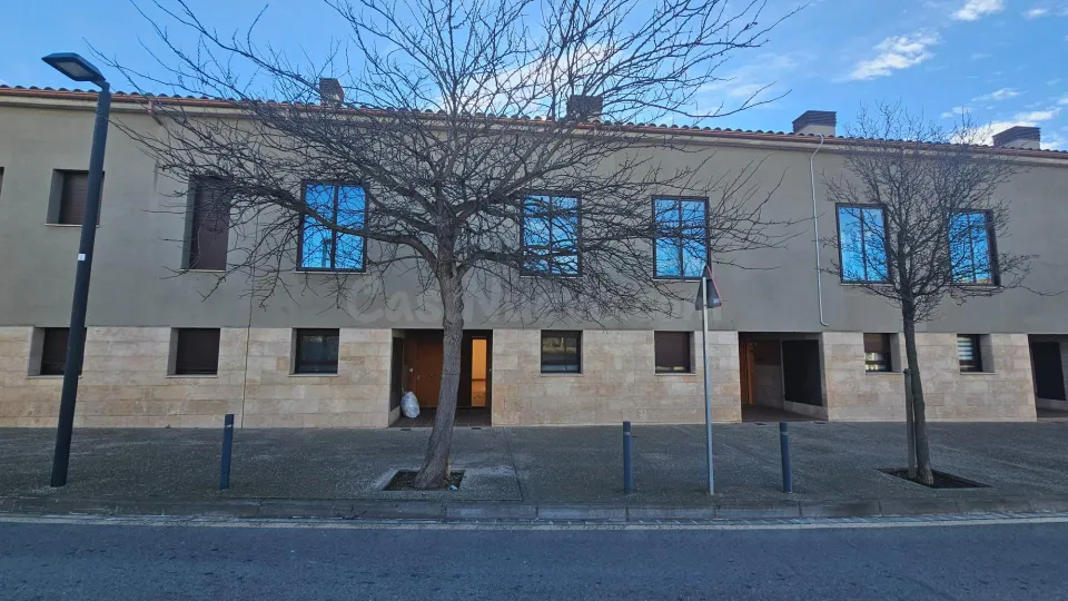 CASA ADOSADA CON GARATGE I TRASTERO EN VILAJUÏGA