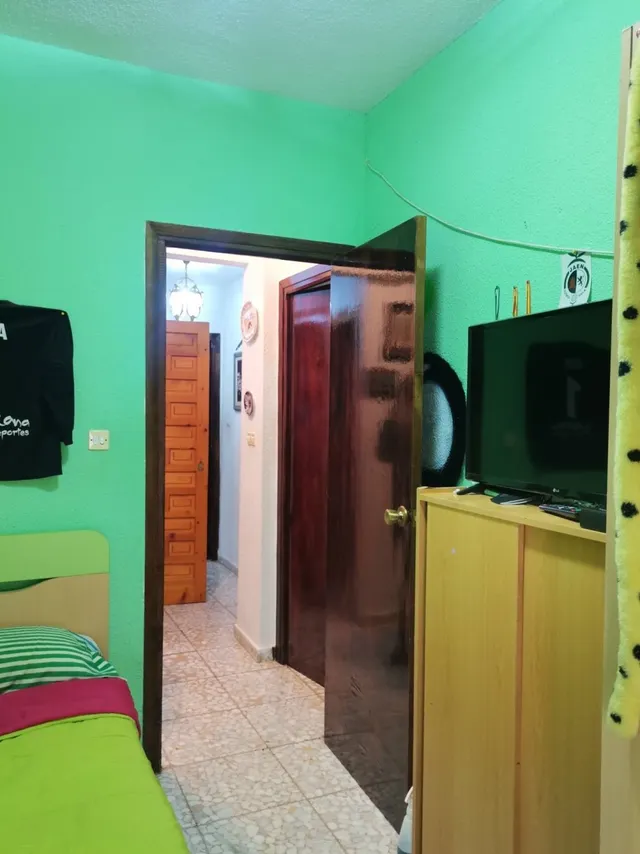 SE VENDE PISO ZONA SAN ILDEFONSO — 28