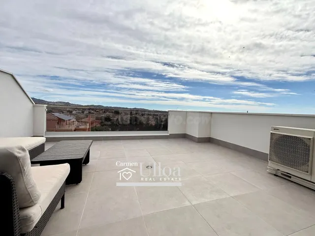 ÁTICO DE OBRA NUEVA CON 70 M2 DE TERRAZA Y VISTAS AL MAR EN  - foto 2
