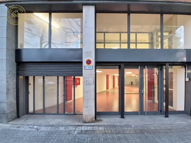 Nave industrial con despachos en venta en calle juan decon vado permanente vigente — 36