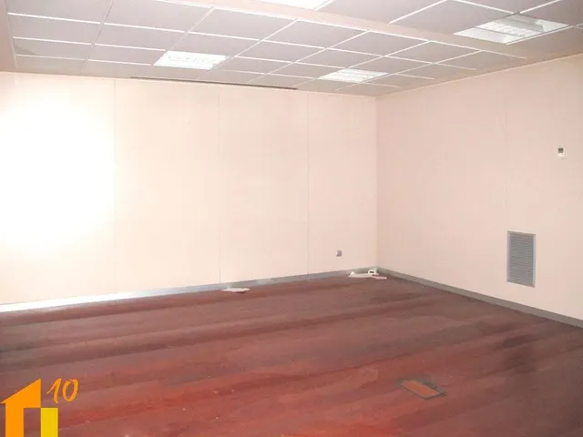 Local en venta en avd. Del Cid. — 17