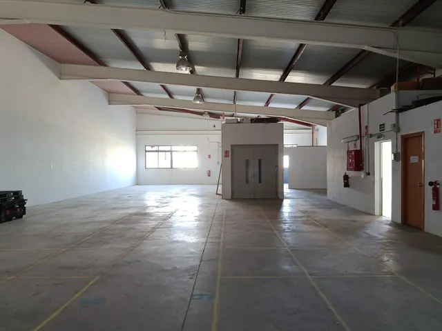 NAVE COMERCIAL — 13