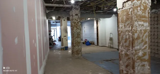 LOCAL COMERCIAL EN AVENIDA JUAN CARLOS I — 4