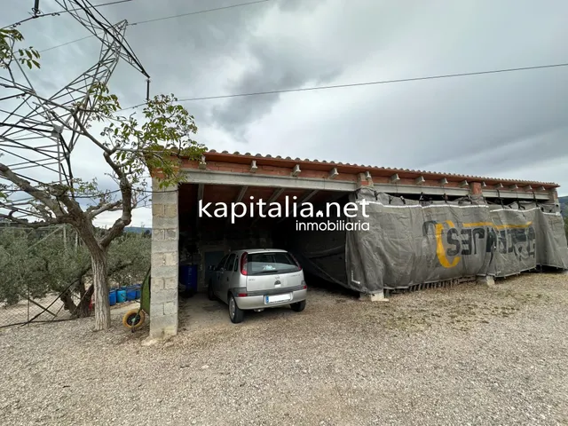 Chalet a la venta en Cocentaina, Alicante. — 48