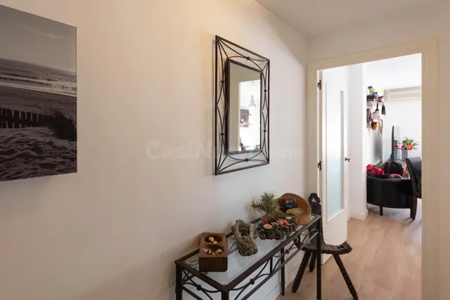 Ático reformado en Cubelles con terraza de 120 m2 - foto 3