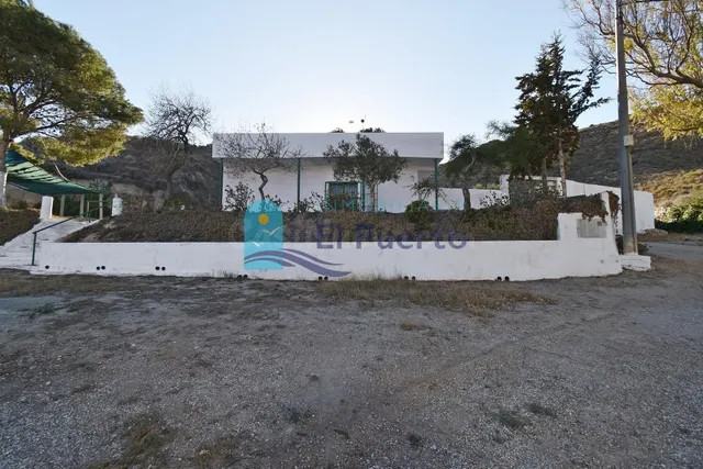FANTÁSTICA CASA DE CAMPO CON GRAN TERRENO ALREDEDOR - REF 17 - foto 3