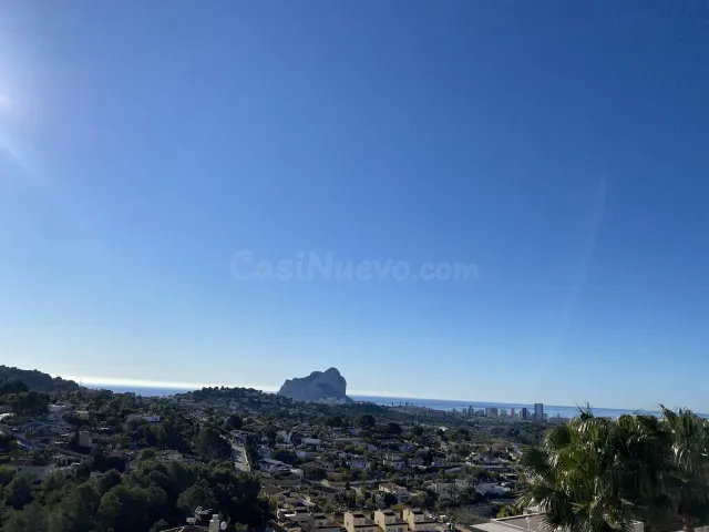 Impresionante parcela con increíbles vistas al pueblo y al m