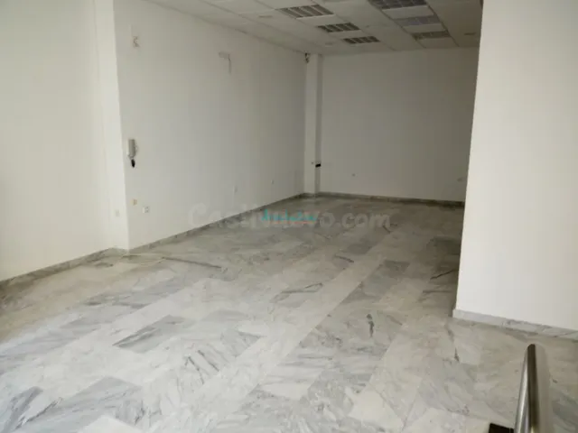 Local comercial 80m² en alquiler - Av. del Aeropuerto — 4