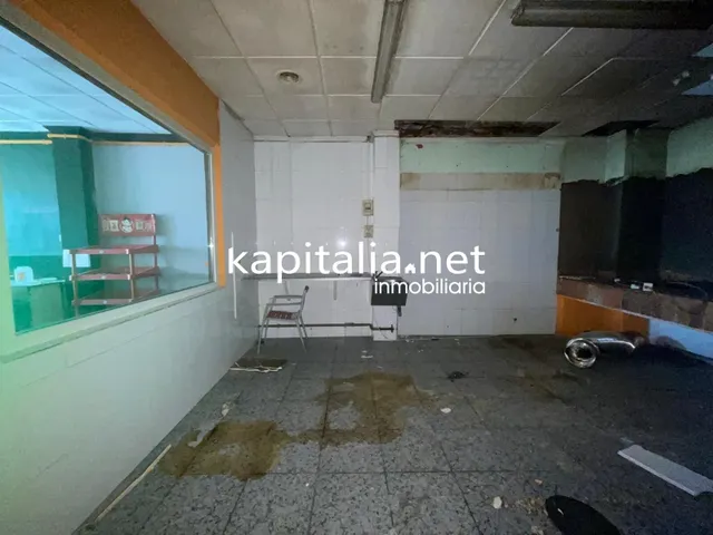 Local comercial a la venta en Ontinyent (Valencia) — 9