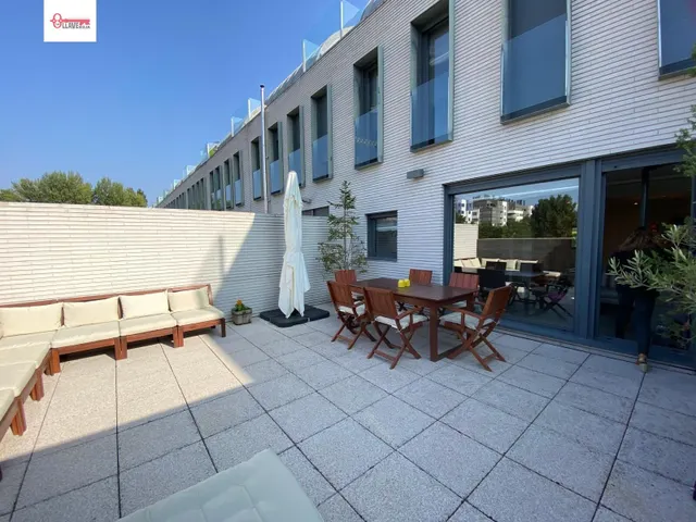 Exclusivo Adosado Seminuevo en Burgos - Zona Universidad — 28