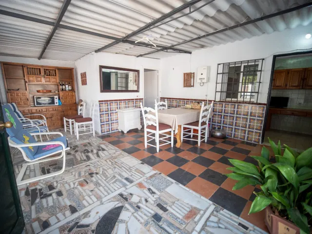 FINCA RÚSTICA CON ARBOLES FRUTALES Y CUADRA DE CABALLOS — 26