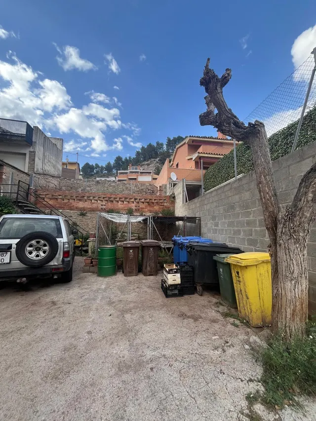 Parcela para edificar en pleno centro con 190 m2 por 45.000 Eur — 9