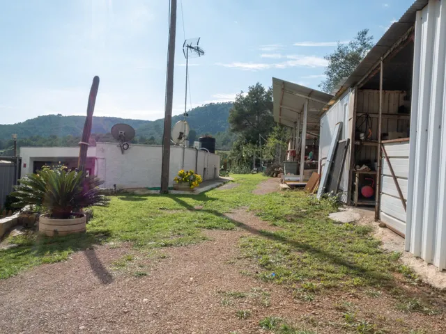 Finca Rústica de 20.000m2 con vivienda en venta. — 44
